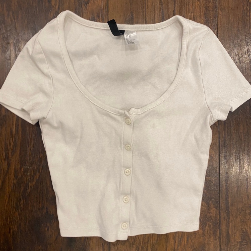 super cute h&m shirt